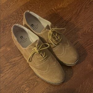 White Mountain Tan Suede Oxfords